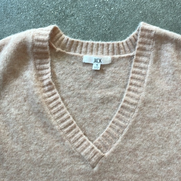 Light blush Pink oversized BB Dakota JACK sweater. Like new condition worn once. - Picture 2 of 2